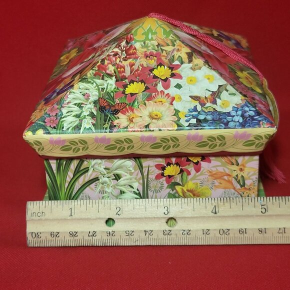 Punch Studio Lavender Soap Keepsake Floral Gift Box - Picture 8 of 13